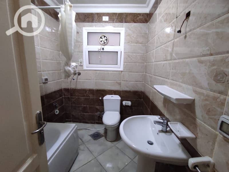 3 7c219f15-37cf-496c-a580-4d8a3d61aa6d. jpg