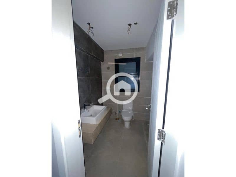 4 bc21fbea-98a9-48e6-a47b-a78bc3b1997b. jfif. jpg