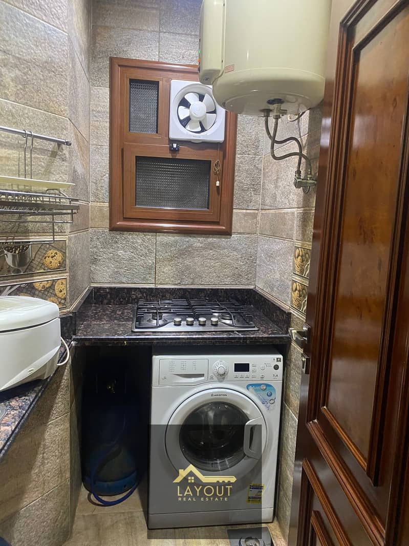 10 4e163a0f-f27b-49d0-983d-172b65ca28f1. jpg