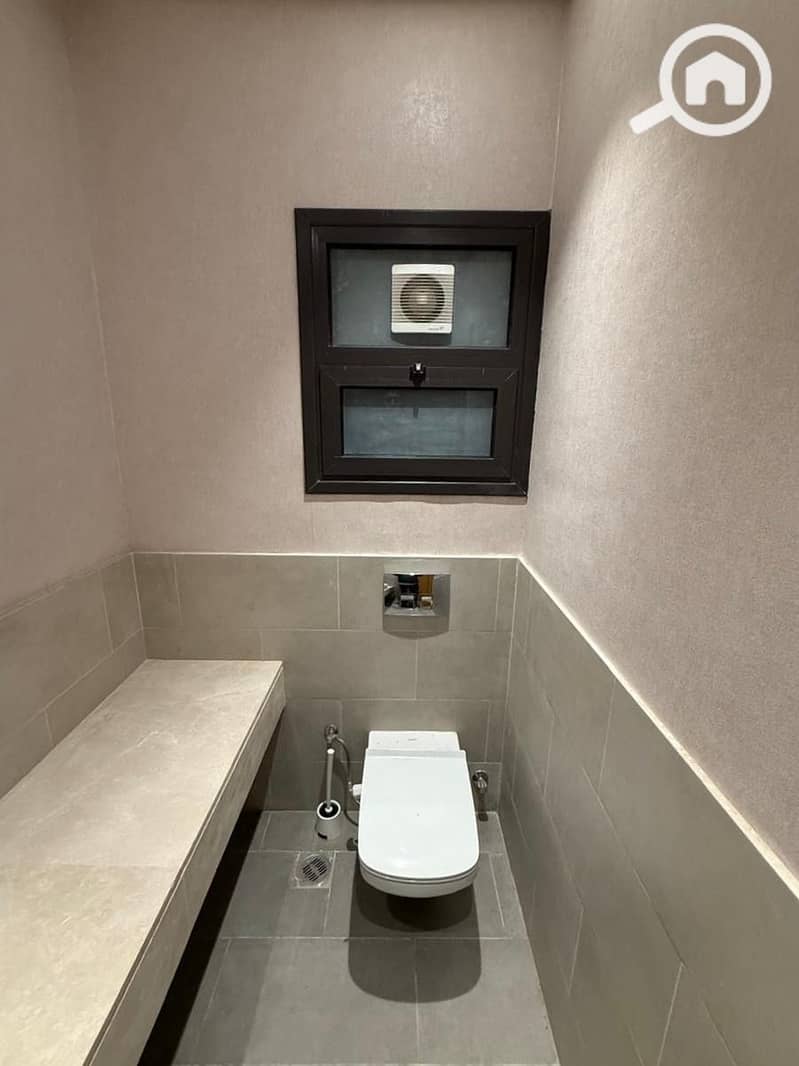 2 3bd51b83-0097-4db0-9959-4832c97984f3. jpeg