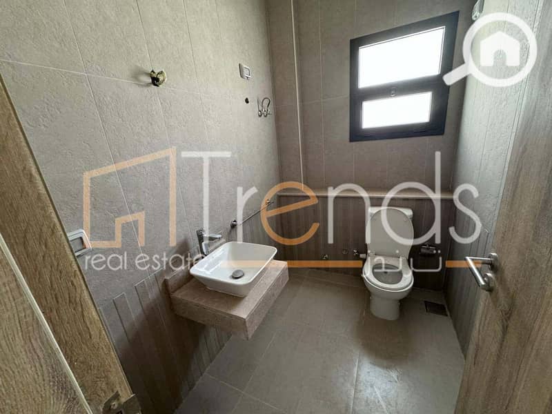 2 WhatsApp Image 2024-10-01 at 12.50. 47 PM(2). jpg