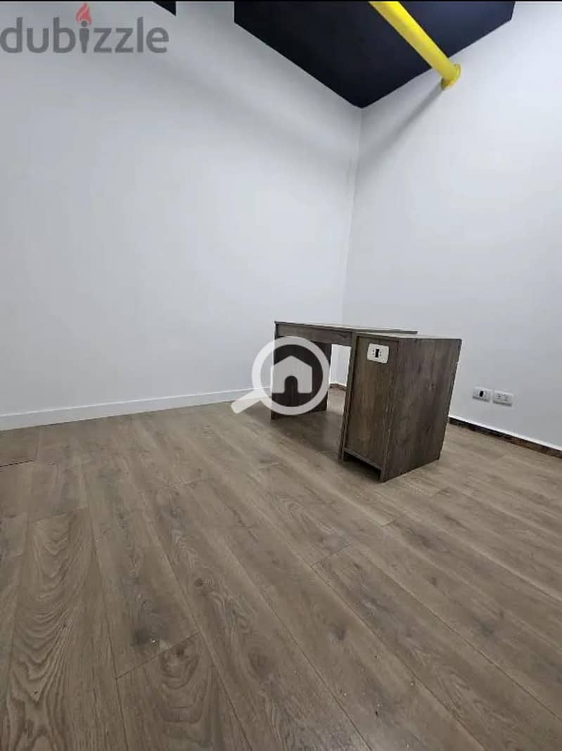 4 3a2a1849-a7c3-408e-8a3b-f62f24d987de. jpeg