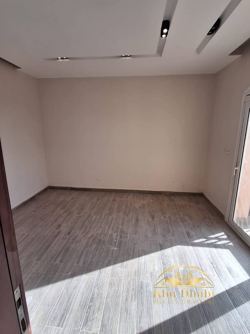 5 b85f4c22-3525-493f-8bde-76e4a158d425. jpg