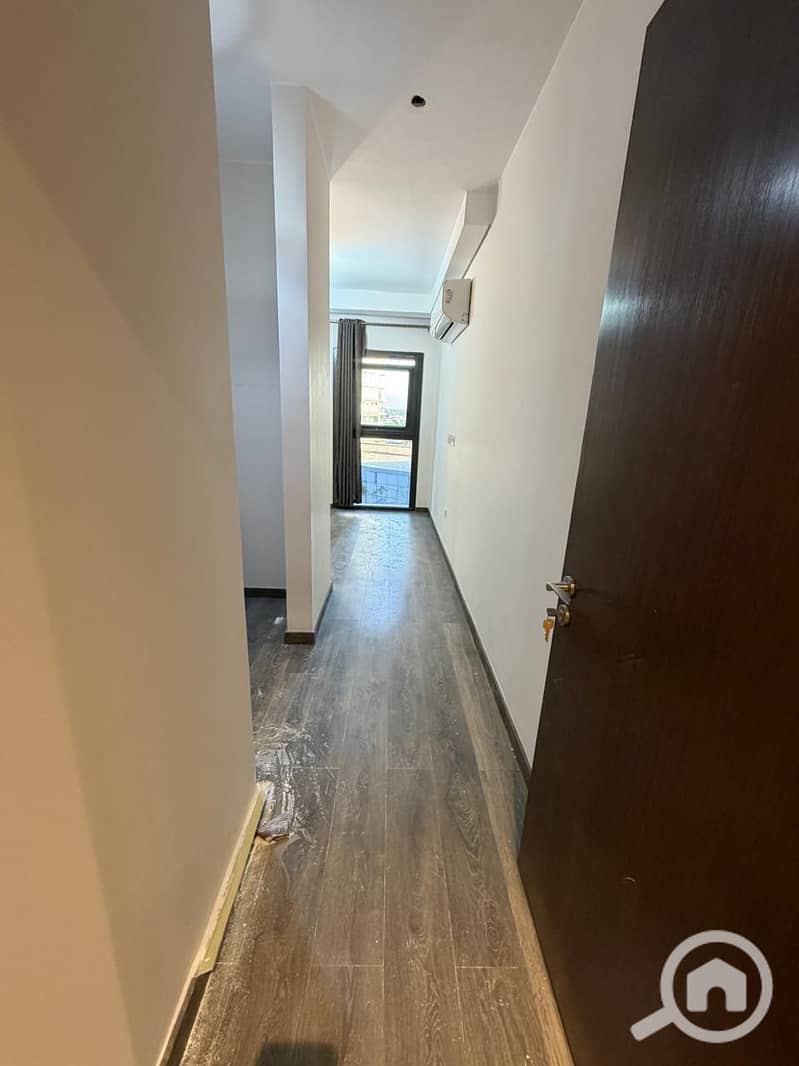 2 4d623c41-fa42-4c50-9d51-f9d944bbc981. jpeg