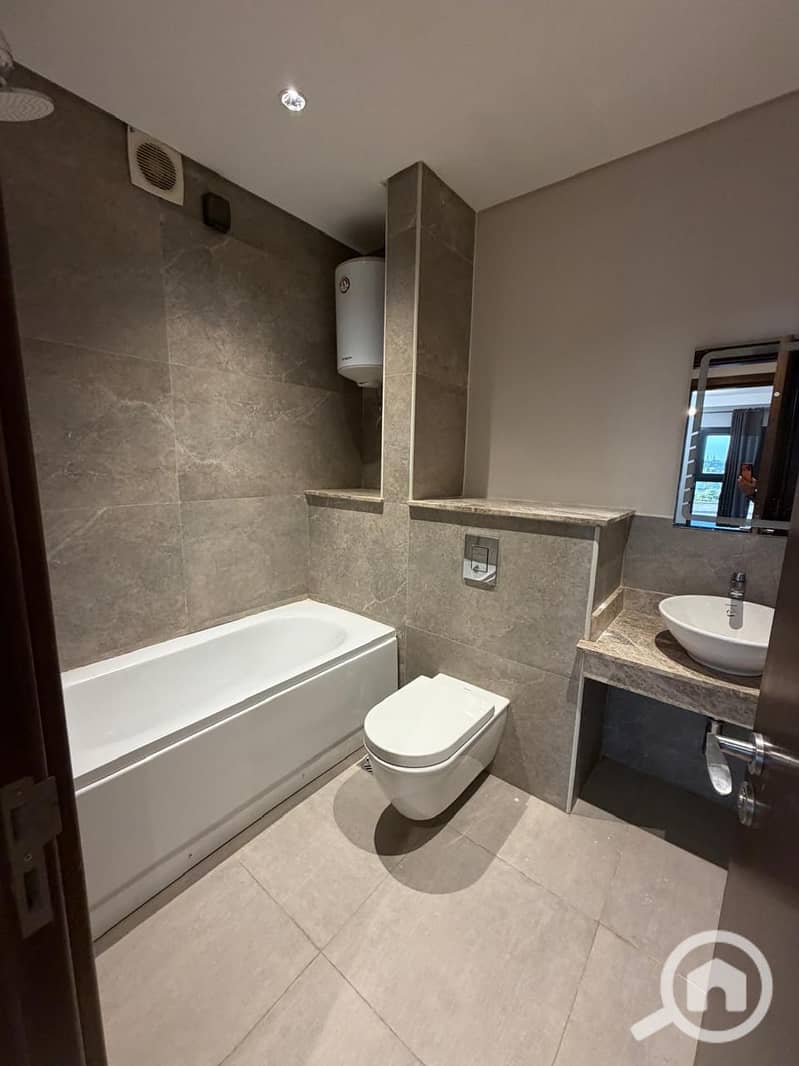 8 93f2a327-d8c9-49f1-8533-645c3f8935e4. jpeg