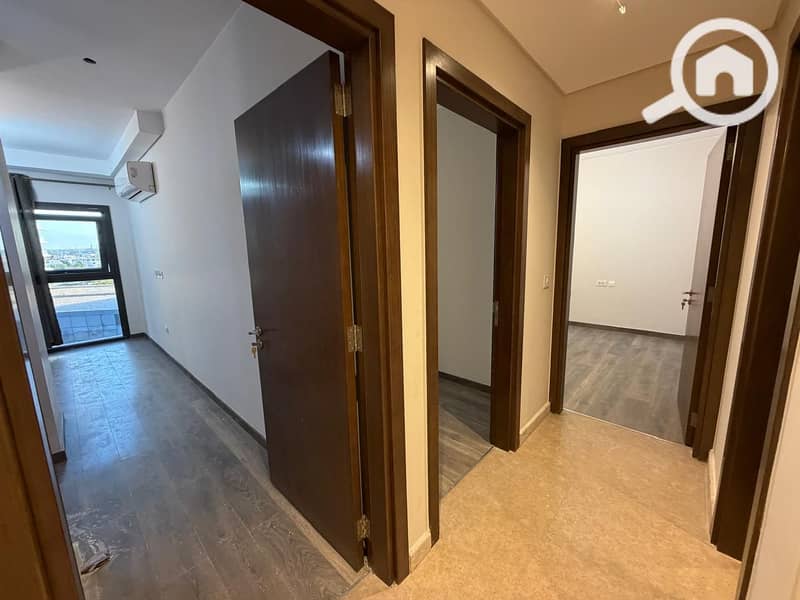 9 458b5c70-9820-48fe-a384-55e00b26e30f. jpeg