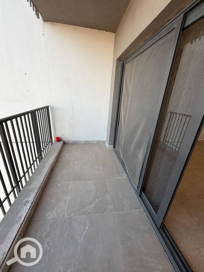 15 09386b97-f0a3-4d70-8742-dec2badaf559. jpeg