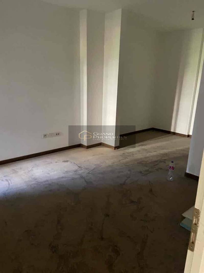 4 fc9d60ed-64de-40b3-8460-0f955b010666. jpg