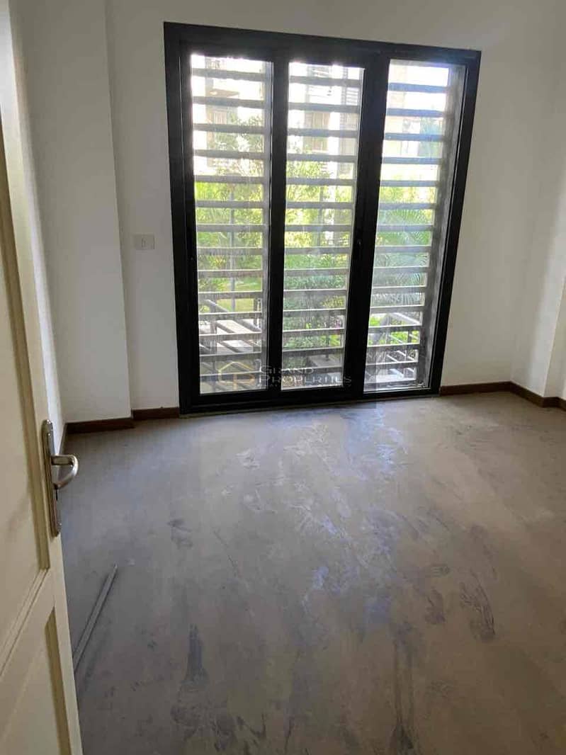 5 e69deee1-484d-461f-a4f3-db5136f9bab5. jpg