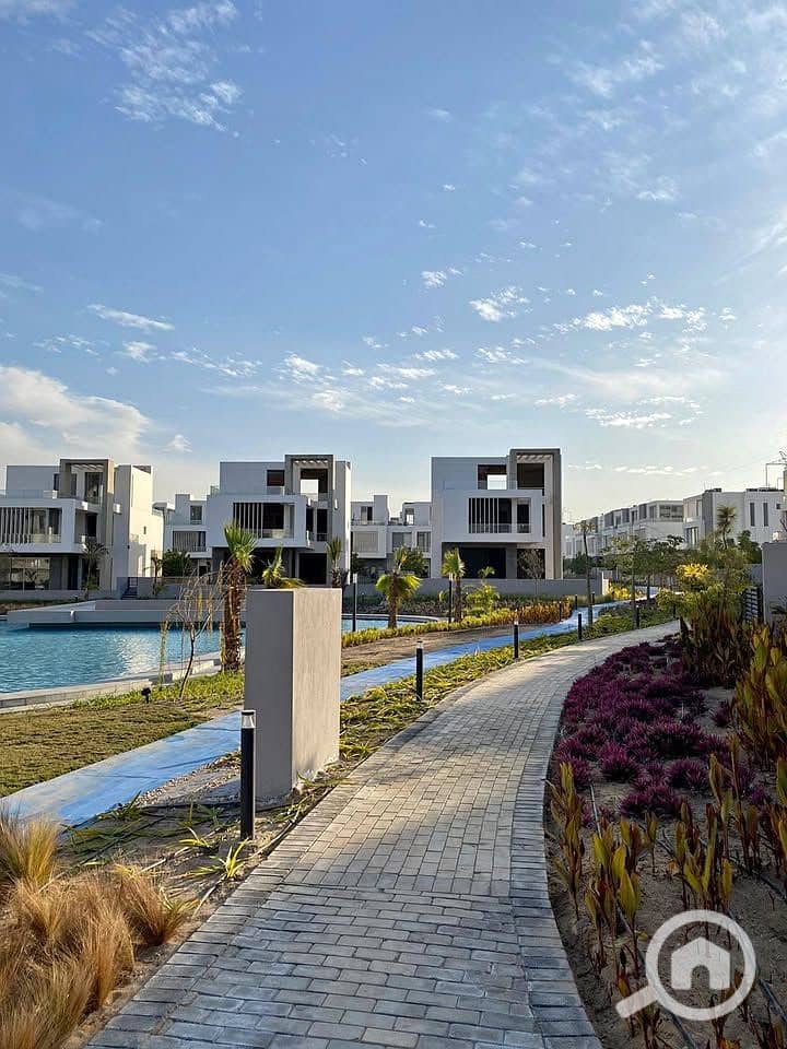 10 510016912_122126883578805843_542182691536826746_n. jpg