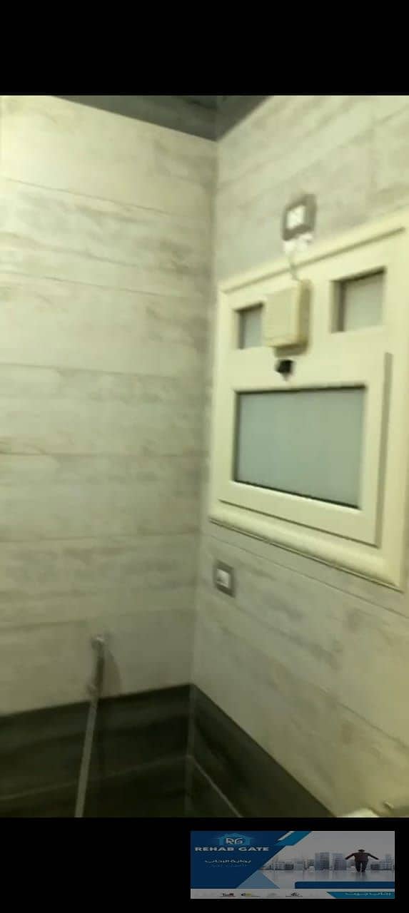 12 cc62f79f-bbec-4eaf-ab61-0eadad980c8d. jpg