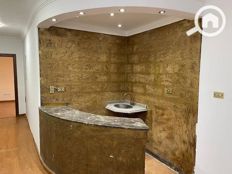 4 88d778b6-72b2-4453-abb9-2a5b38fb5d09. jpeg