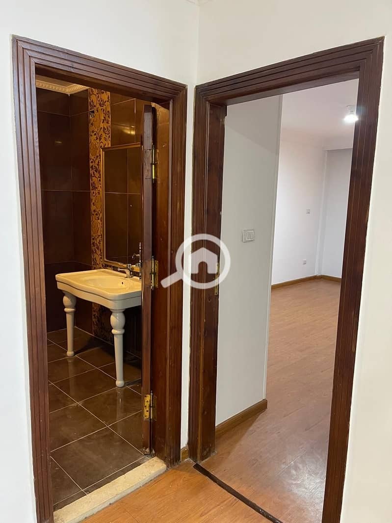 8 97a6d759-e6c9-4336-9a25-3701d7bbb91f. jpeg