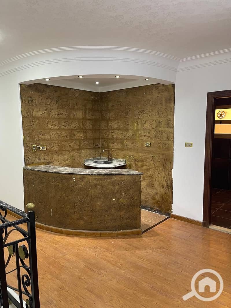 10 3d8da02b-1a6b-483c-b2e7-56cde171a14e. jpeg