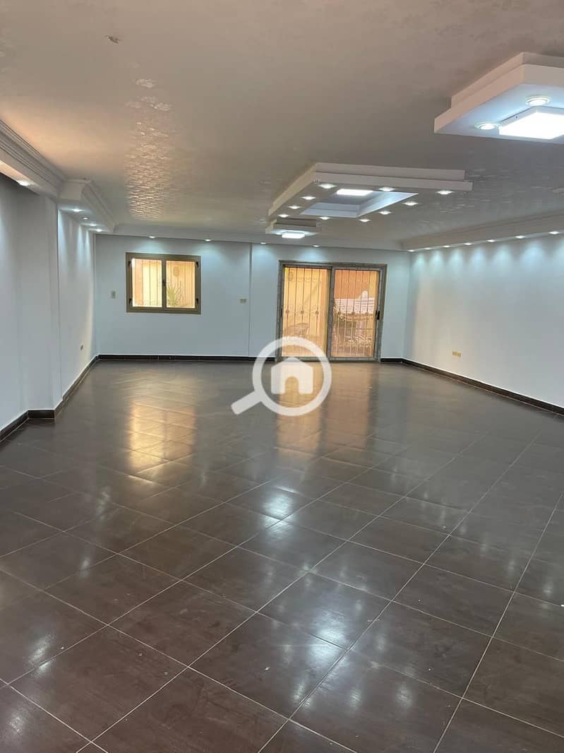 18 f4b53786-0d11-468d-9b87-567167730f39. jpeg