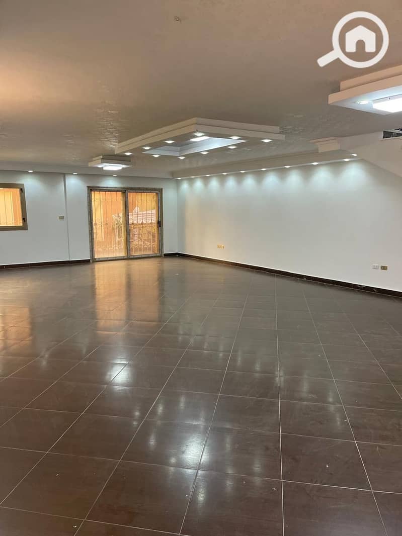 19 4fb35862-3299-424e-b5dc-b4042be67ef5. jpeg