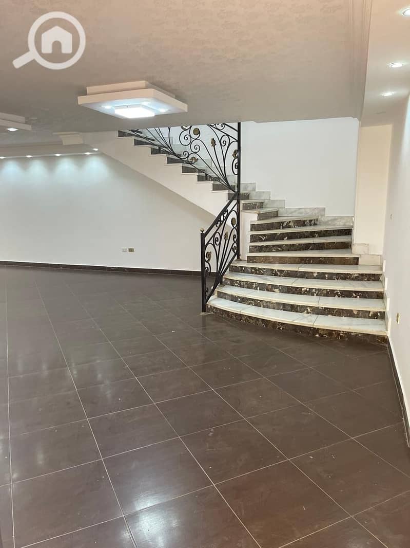 20 b44a3833-ed66-404c-8baf-7fe960336c37. jpeg