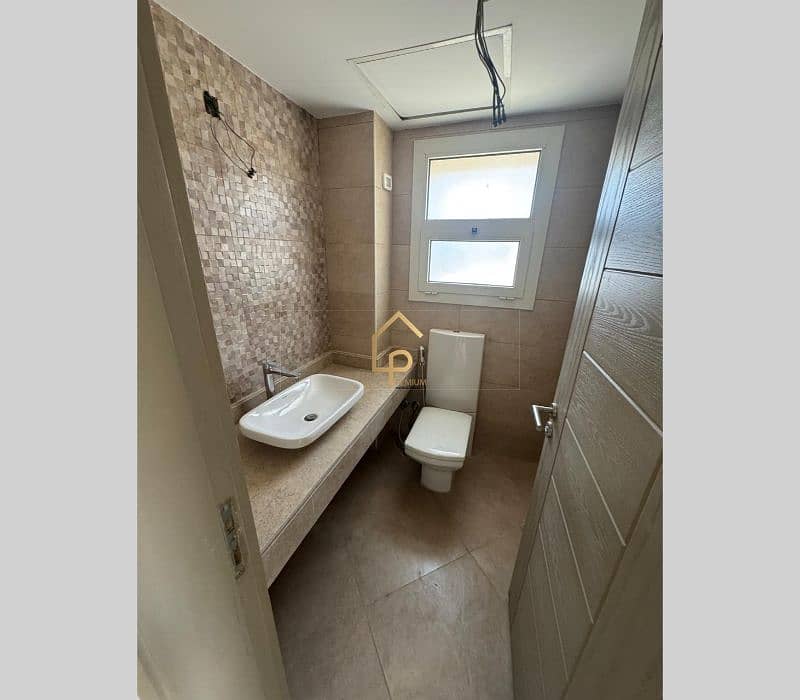 5 WhatsApp Image 2025-09-30 at 5.44. 43 PM (1). jpg