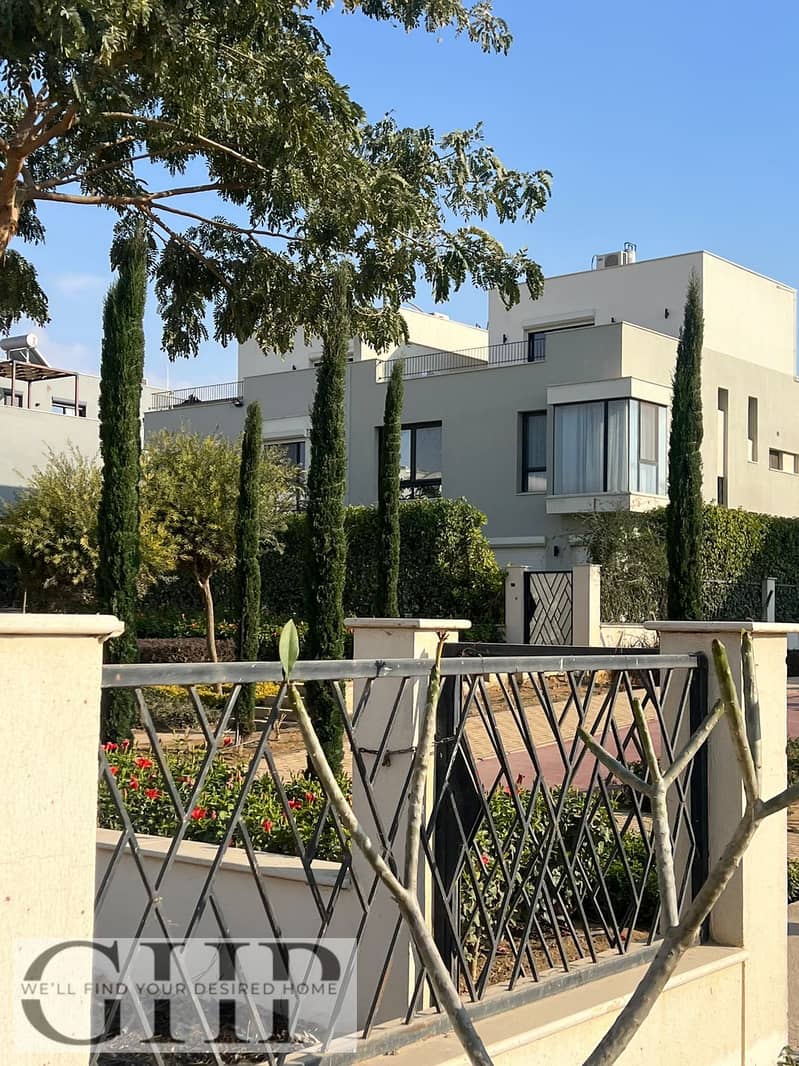 4 56758aee-90c6-404b-b3cf-d079433e4640. jpg