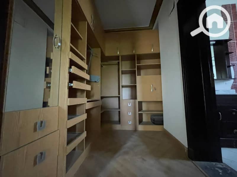 4 4fd10c4a-ad4c-4abc-9ca1-f52c5f0b3f3e. jpg