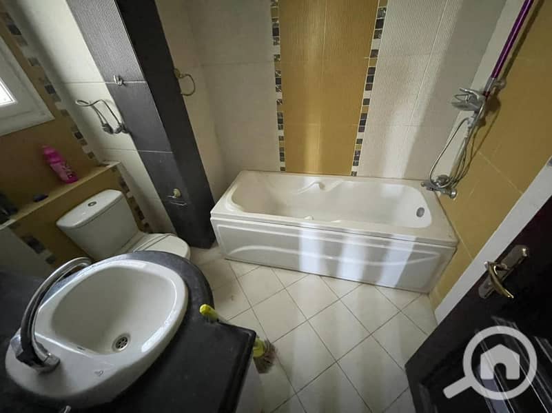 24 f058d09f-195b-4d66-80c8-5fa0c631609c. jpg