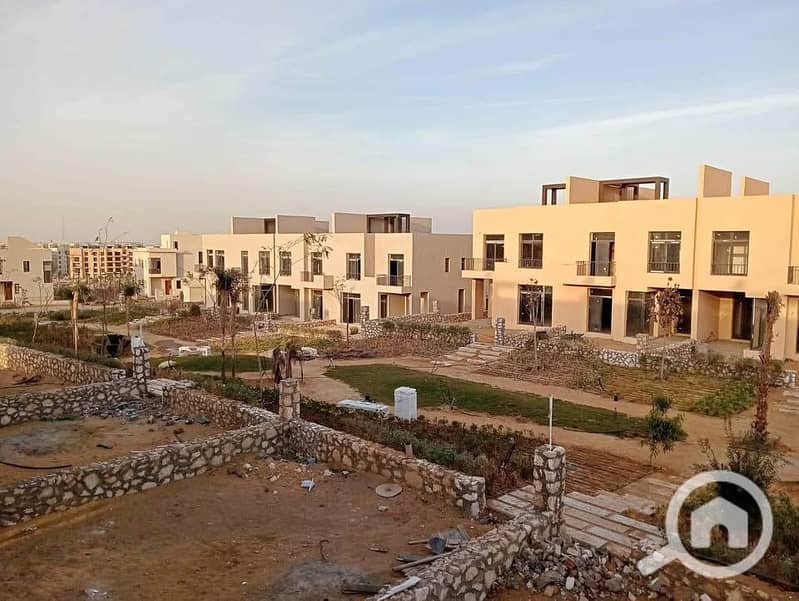 8 561726488_1556366325502889_3098986627139486699_n. jpg