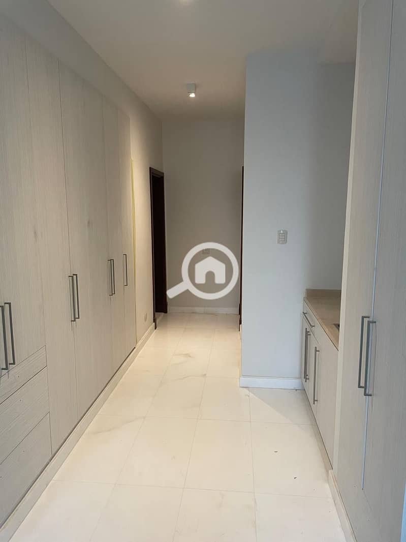 6 8b2866a3-6d96-433a-8016-3e97cf4dab6d. jpeg