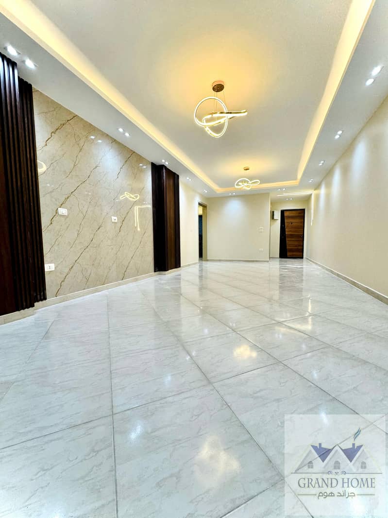 2 835f0329-2644-453e-aa0b-dc403f6fbce6. jpg