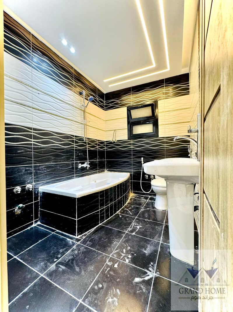 8 f6c23aa6-ff4b-4718-bc4d-c110c657df1b. jpg