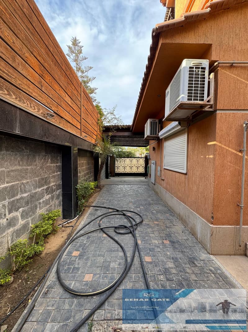 16 ee753f2e-7b84-4440-881e-2257843c36eb. jpg