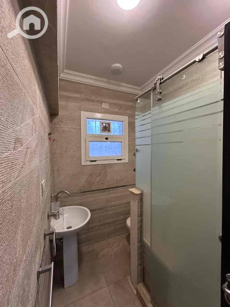 2 8e646bff-d797-4346-9837-8013adf05892. jpg