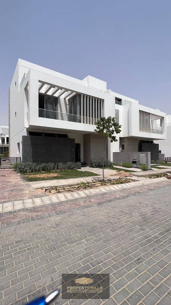 2 a48899bd-6e6b-4dbc-be9c-83da4bf75475. jpg