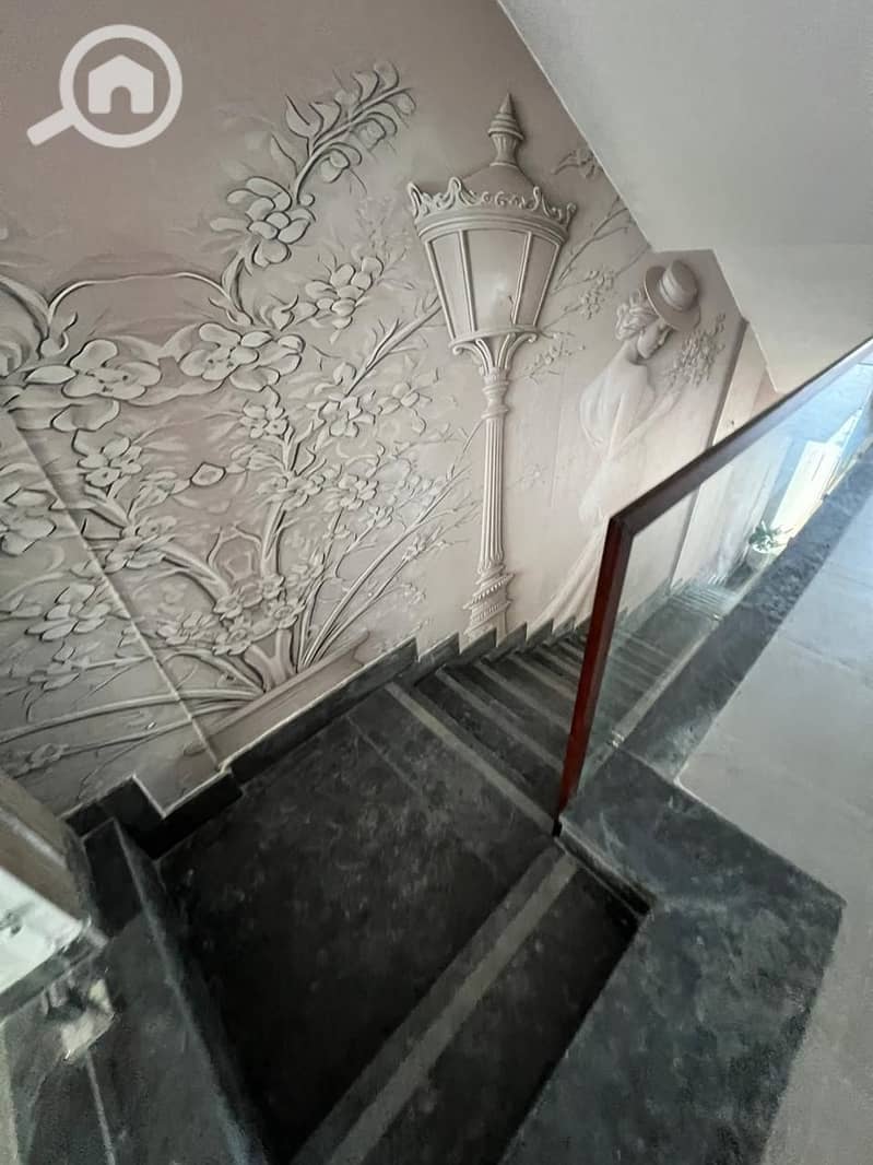 6 044b825f-b3d5-4b1a-a791-cc10f321e2e3. jpg