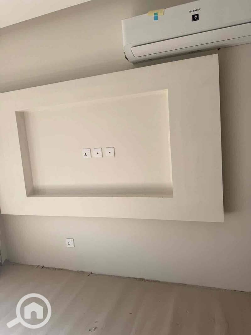 4 bff8707b-c0f2-480d-af70-884270d5a696. jpg