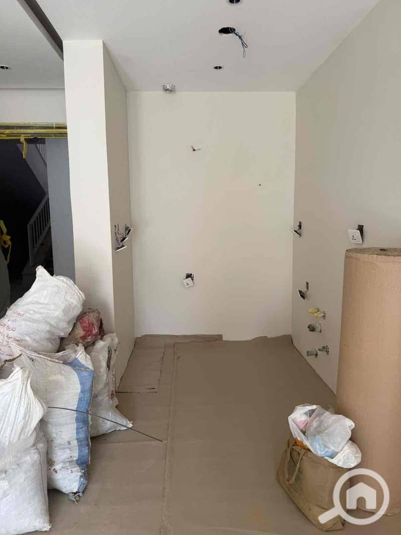 9 2d5fa7e9-343d-4f60-98f9-ff3da40f53af. jpg