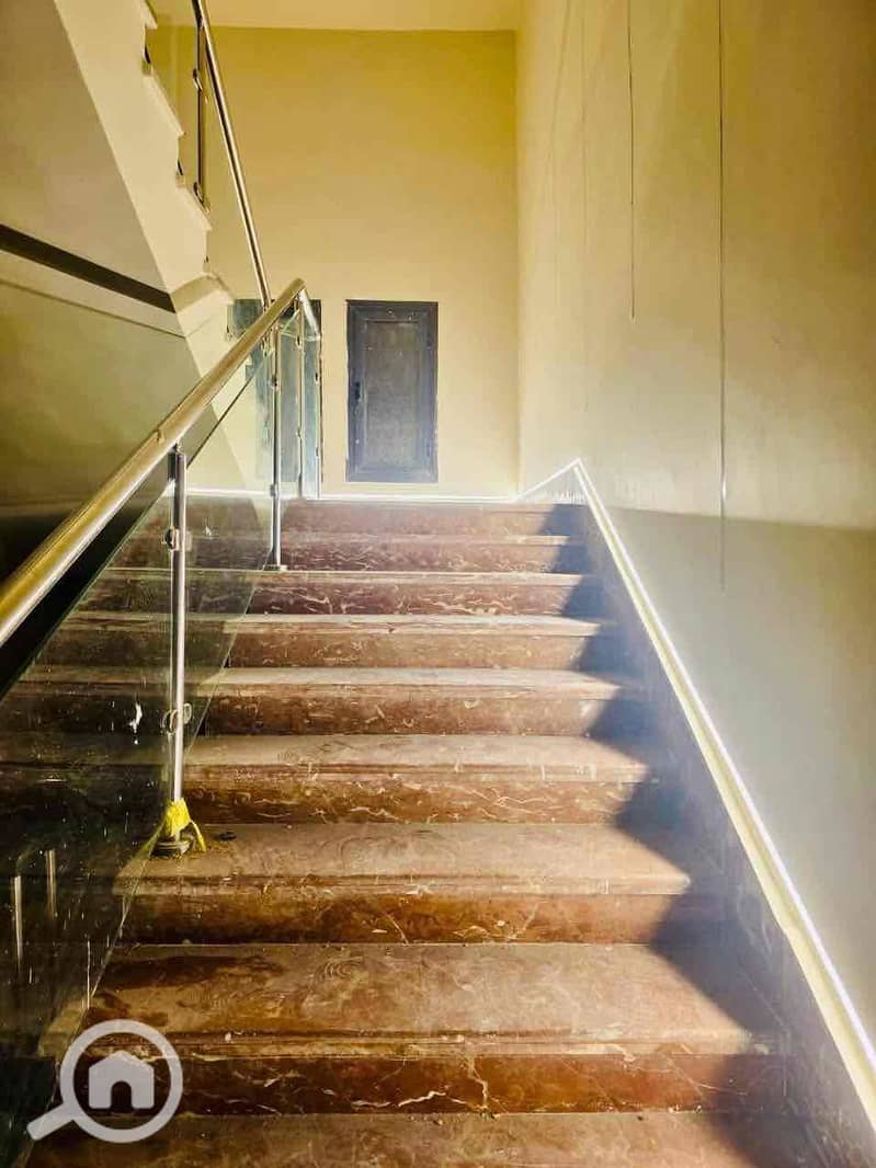 12 7602c251-452c-485d-a67c-df2dffa93052. jpg