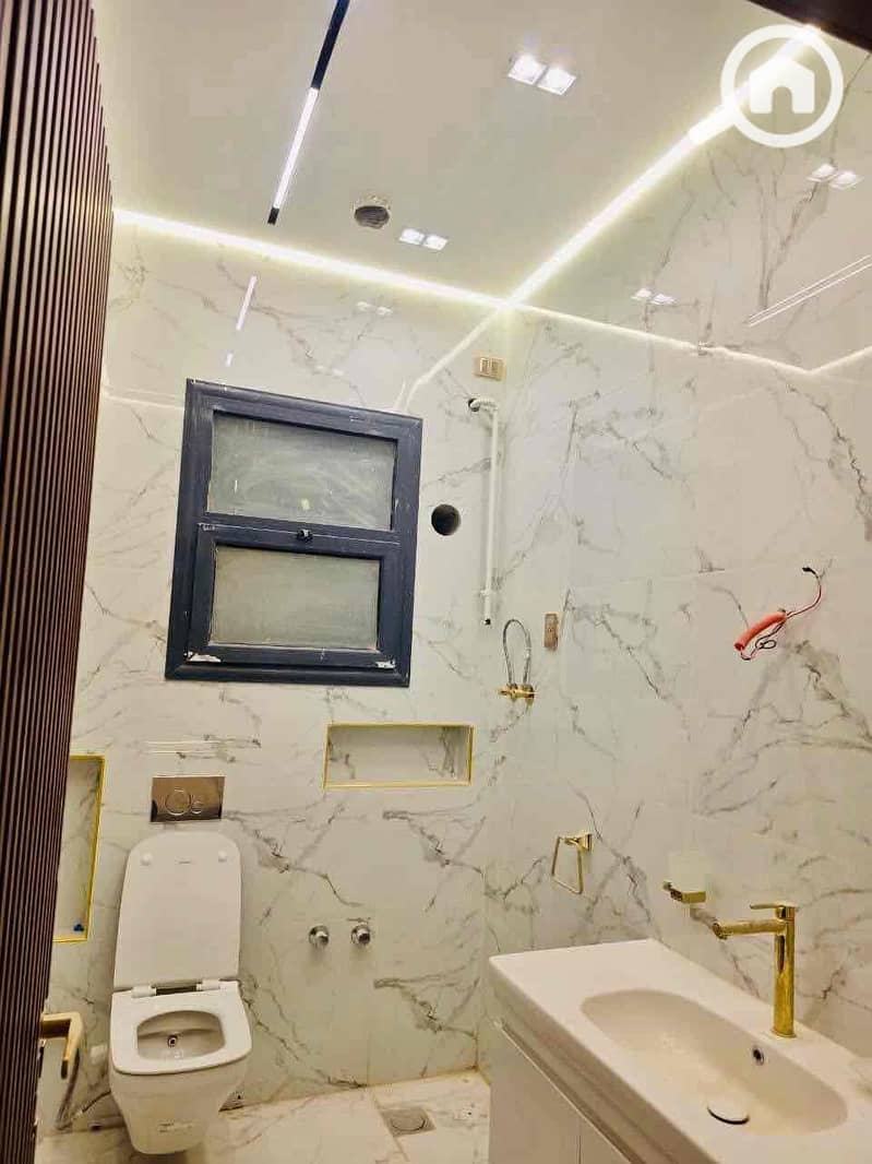 15 932ee9f6-ddf2-4a72-957b-d8776cb26330. jpg