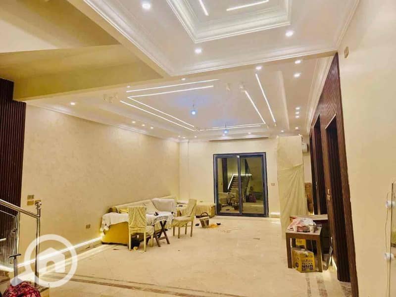 17 ad6e8fb3-7a31-4114-9087-a104c8887f73. jpg