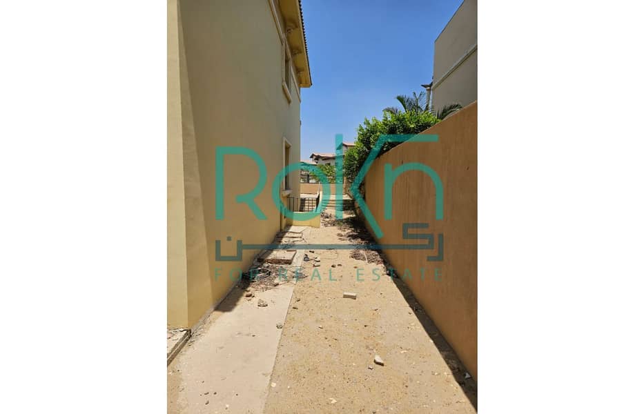 2 da2d95e4-9c97-4f9e-8b3f-28cb5c7df79d. jpg