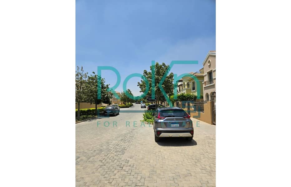 4 d27691ff-d51e-4d8e-82cc-05385c8b47d0. jpg