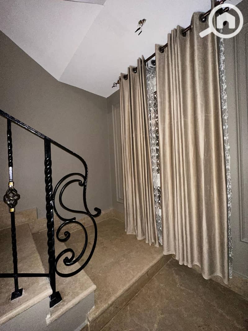 9 6a9d3d47-f740-49d9-bc98-3ea2a8d311f4. jpeg