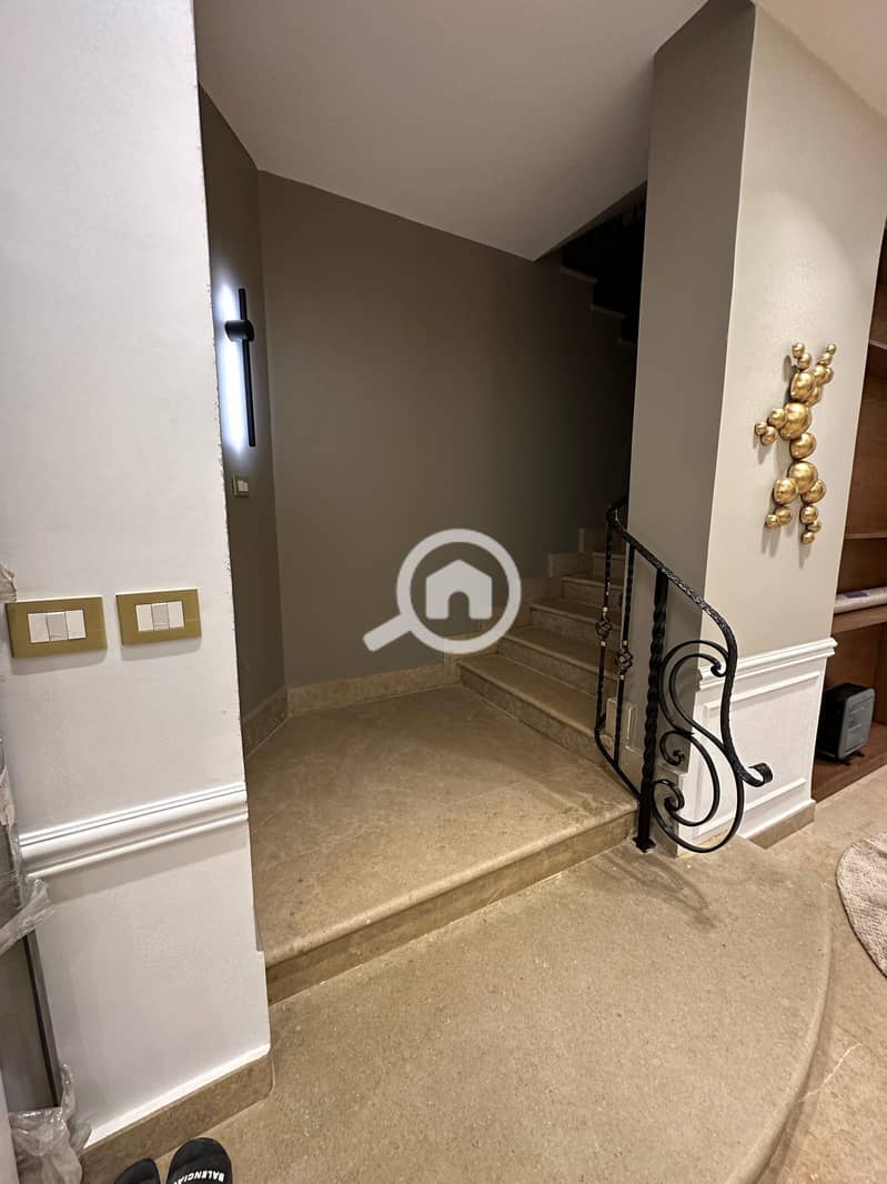 25 c1bb0e99-e183-4ff9-8aa3-1c2237489e30. jpeg