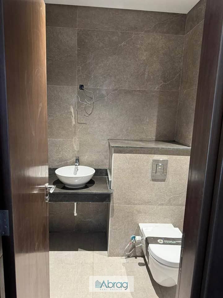 8 514365077_23903090462704785_4245352443206231064_n. jpg