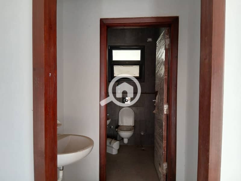 8 WhatsApp Image 2025-05-04 at 22.28. 30_351444df. jpg