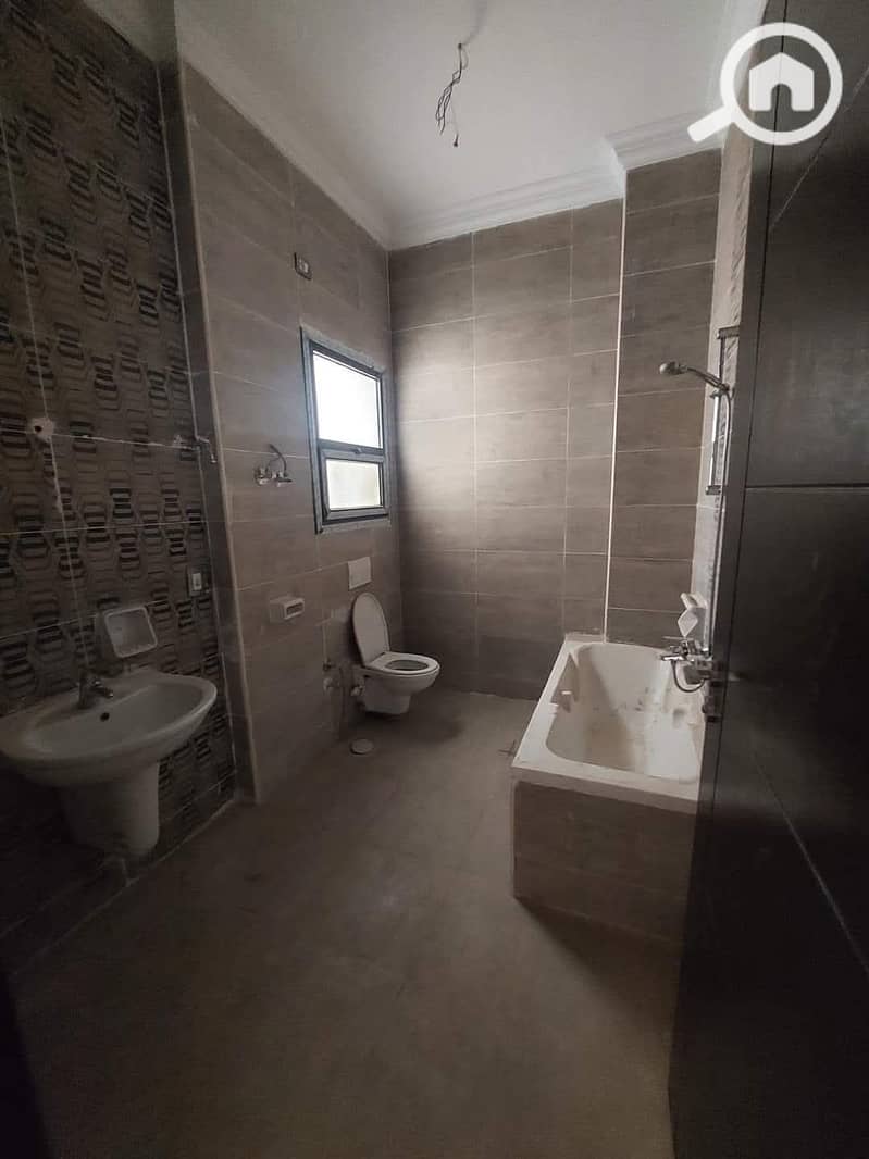 11 7f486d6e-d4b9-403d-8948-f88ce3116047. jpg