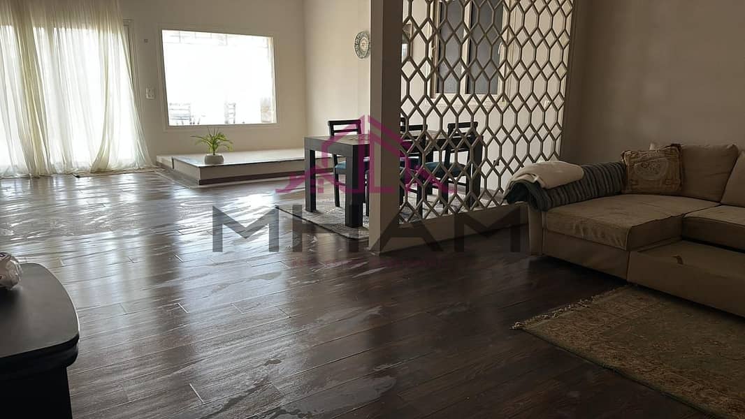 2 photo_5989803469256199087_y. jpg