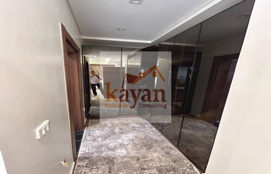 18 988a8349-4a5b-4d2a-bfcd-7466b1b22a2a. jpg