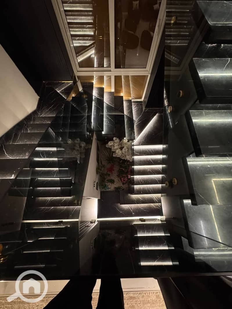 4 9b18ba97-ce5d-4fd1-9941-5f514f759f32. jpeg