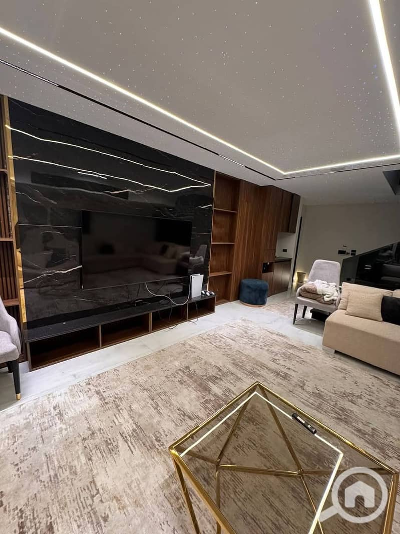 7 83a3f13e-8c2c-4915-b1ed-6d49c3b0c6e9. jpeg