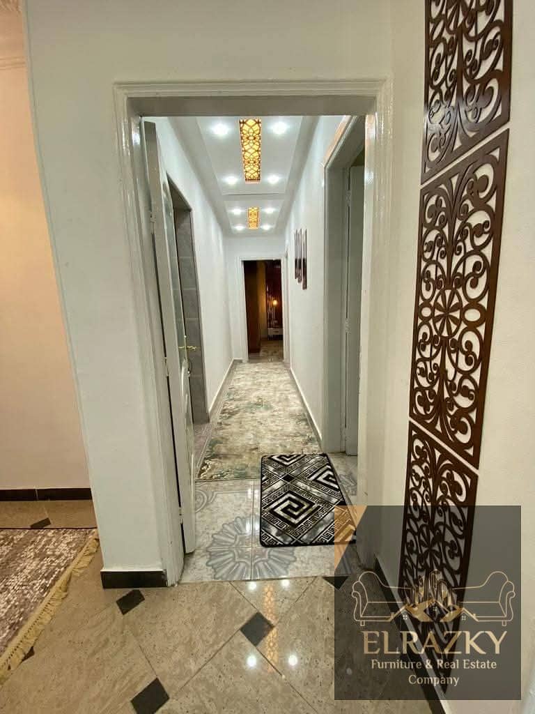 4 5b350579-144d-46e7-950f-59852a9ece2e. jpg